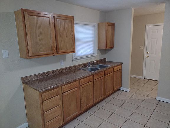 5th image of 4400 Marlowe St