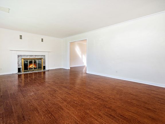 1 Wakefield Rd (005 OF 39) .JPG