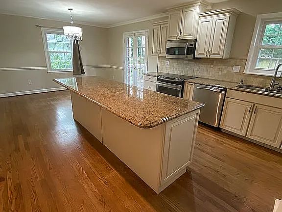 2nd image of 8508 Crown Pl