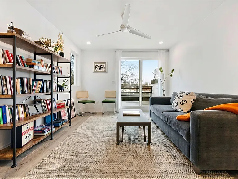 2037 N Hooker St #L — Photo 26