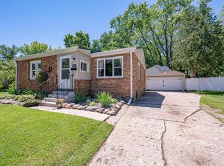 1016 S 7th St, De Pere, WI 54115