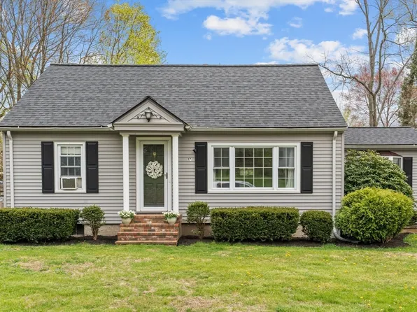 17 Elise Ave, Dracut, MA 01826