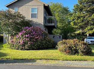 702 Nehalem Ave, Rockaway Beach, OR 97136