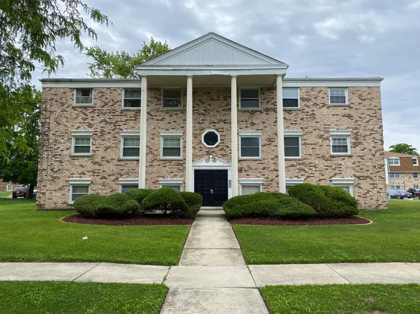 4051 Charleston Rd APT 1E, Matteson, IL 60443