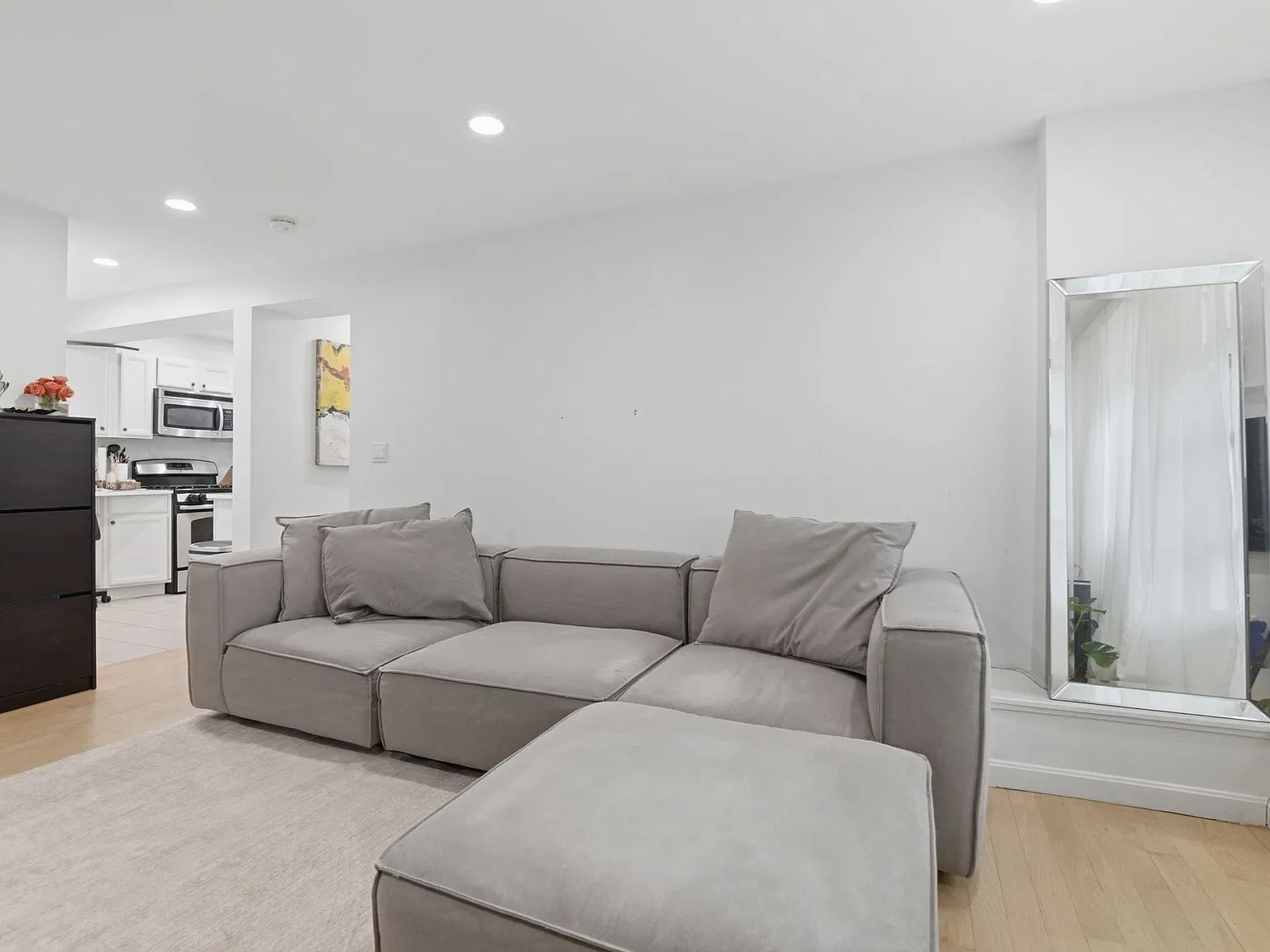 1 bed, 575 sqft, $3,000 — Photo 4