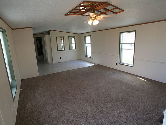2nd image of 318 White Oak Dr