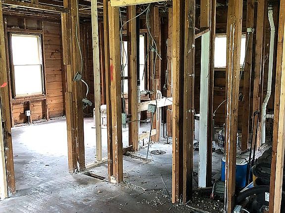 2nd image of 17945 Sayre Ave