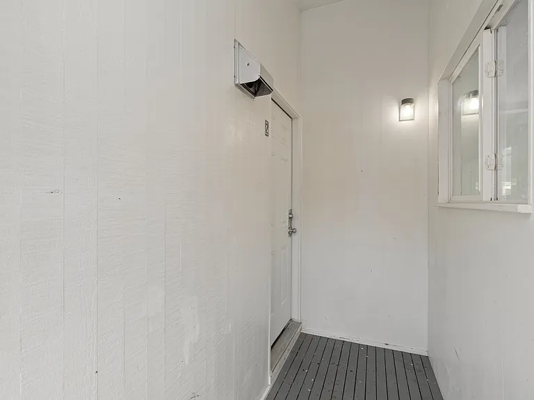 112 E 1st St #2 — Photo 9