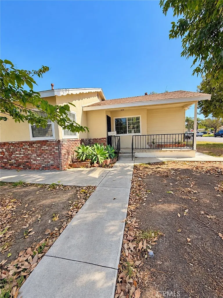 4 bed, 2.5 bath, 1556 sqft, $3,600 — Photo 1