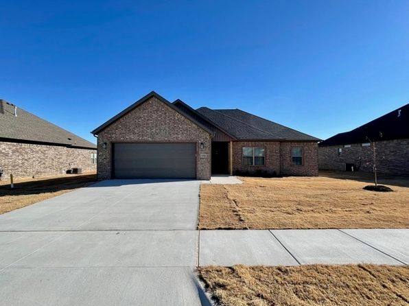 1037 Parker Ln