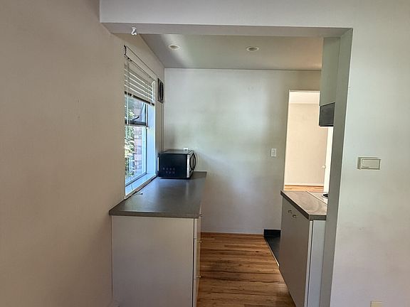 5th image of 2113 N 37th St APT 2