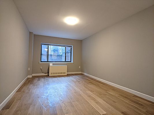 2nd image of 210 E 29th St APT 1C
