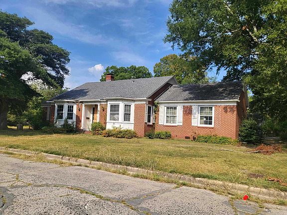 2nd image of 1707 S Oak St