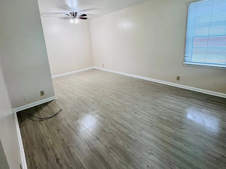 3003 Grand Ave — Photo 2