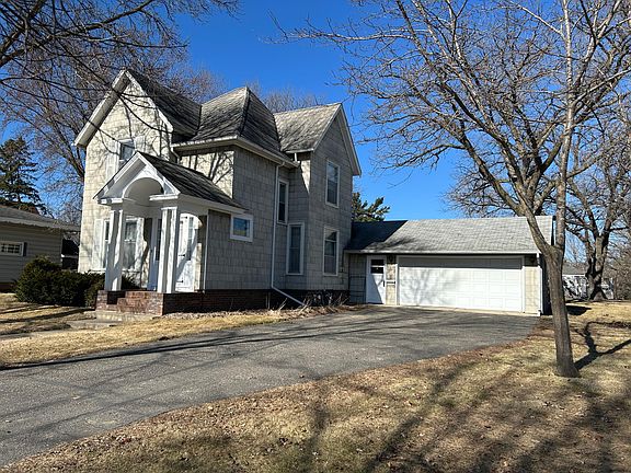 2nd image of 113 2nd St SW