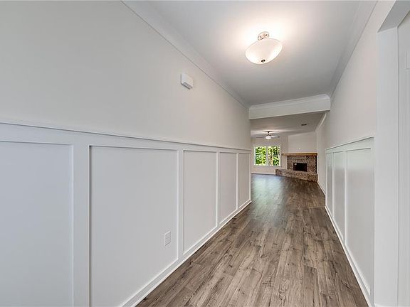 5th image of 411 Elwyn Barrett Rd