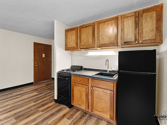 2nd image of 1215 S Dewey St #11