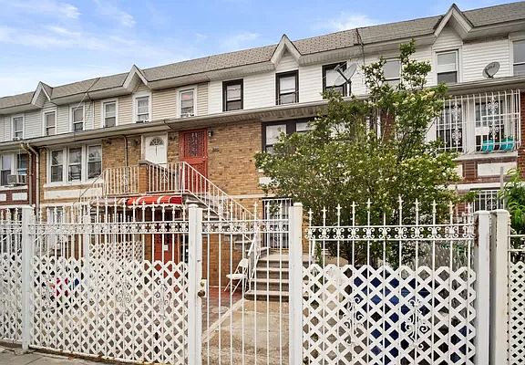 2nd image of 2053 Haviland Ave