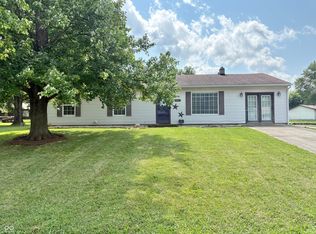 8862 N Shawnee Dr, Columbus, IN 47201