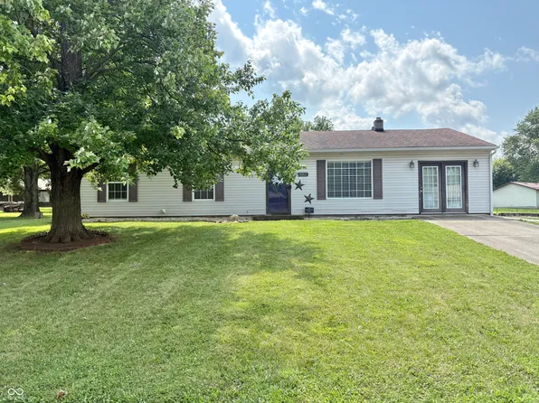 8862 N Shawnee Dr, Columbus, IN 47201
