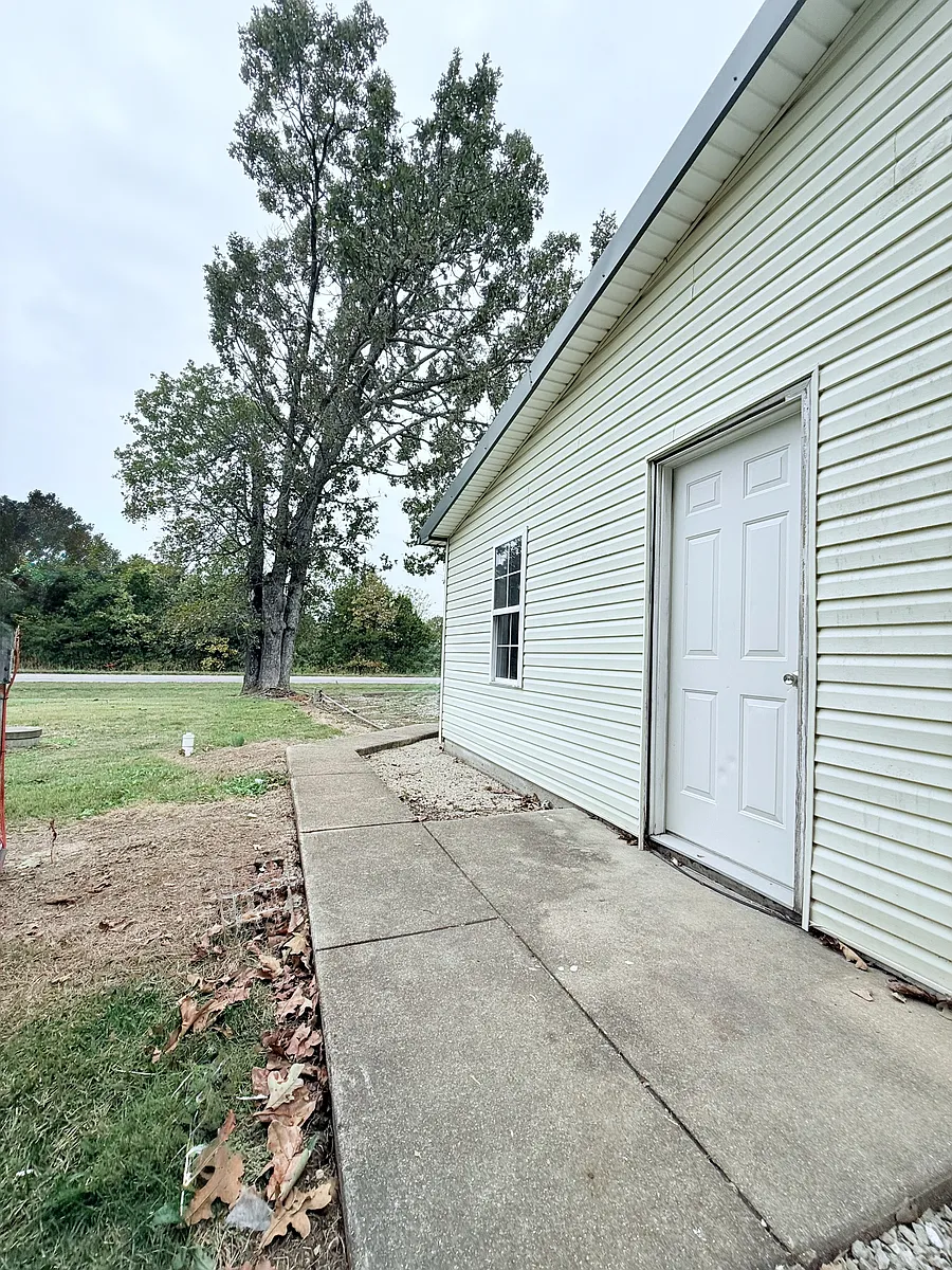 Building Photo - 4663 Missouri #19-4