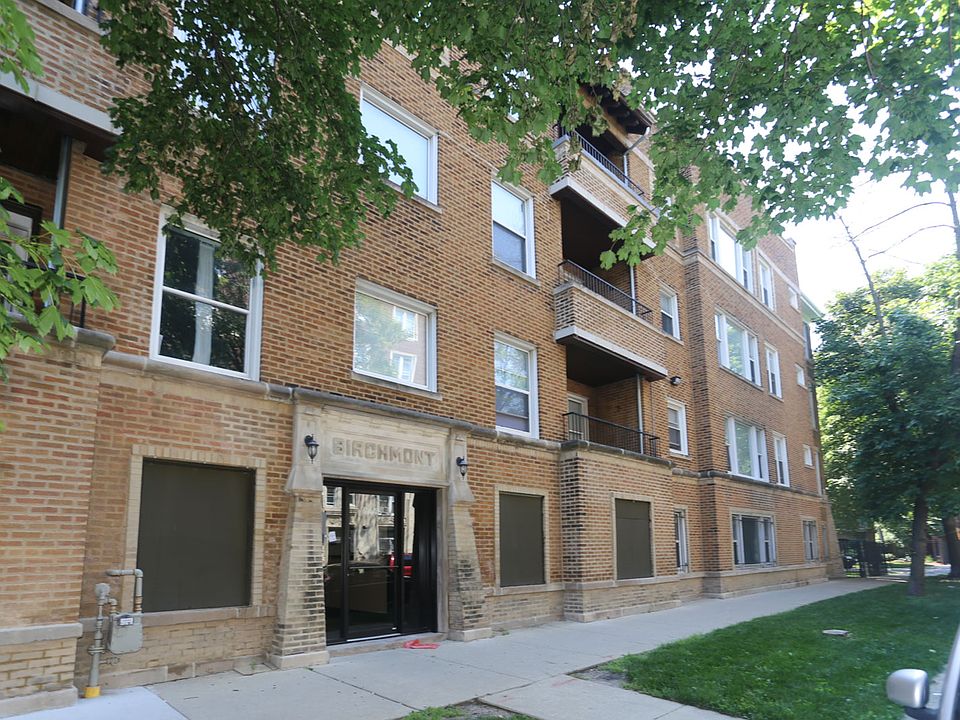 1st image of 7445 N Greenview Ave #211