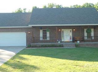1761 Briarwood Dr, Marshfield, MO 65706