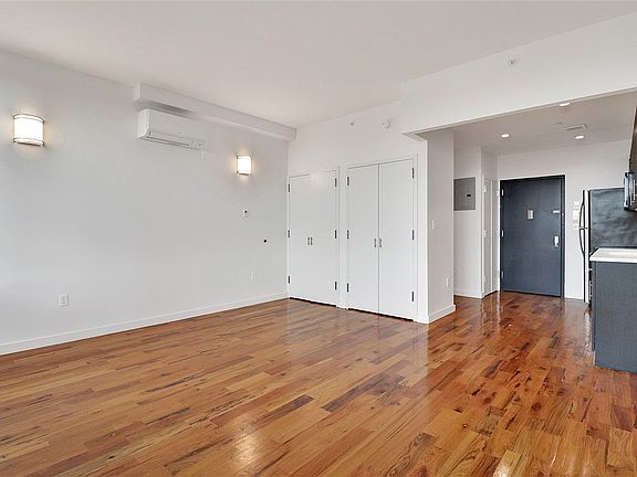 2nd image of 15 Somers St #2A