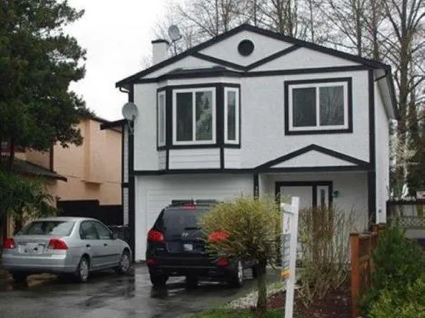 12509 77b Ave, Surrey, BC V3W 8L9