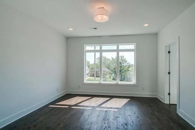 1024A Argyle Ave — Photo 9