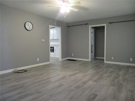 4th image of 603 S Agate St