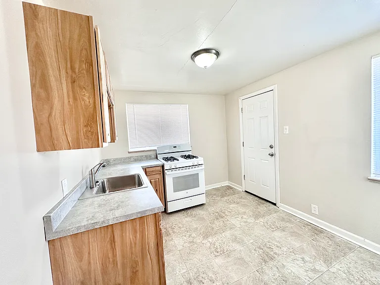 Unit 3 1x1 Top Floor
