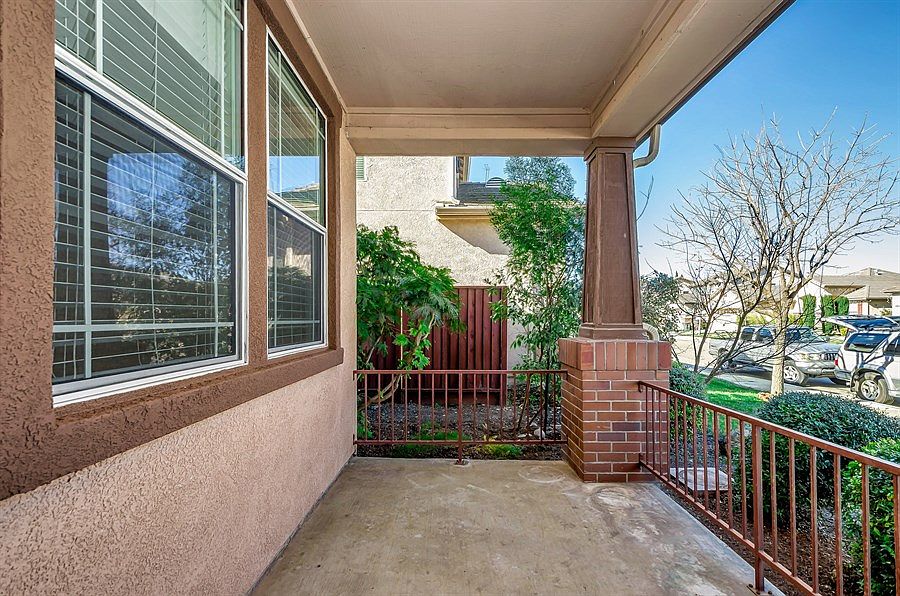 2nd image of 2322 Cabana Ln