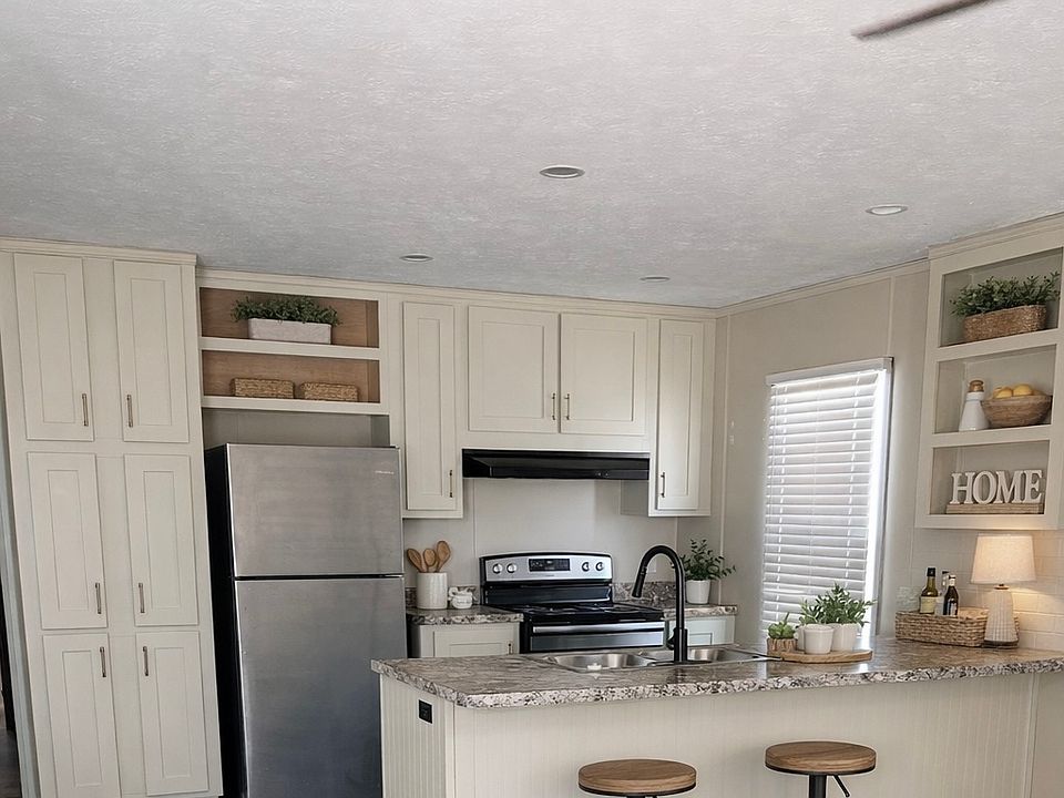 1st image of 125 Dogwood St #404