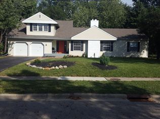 7070 Westview Dr, Worthington, OH 43085