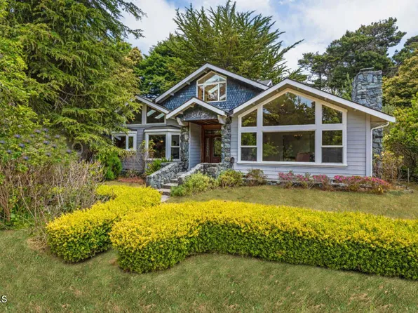 24751 Pine St, Fort Bragg, CA 95437