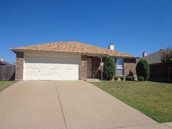 2nd image of 1016 Carlin Ln