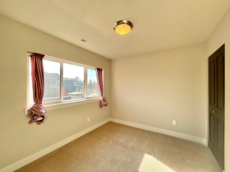 1525 184th St SW — Photo 15