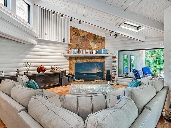 5th image of 2200 SW 28th Ave #2200