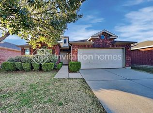 8824 King Ranch Dr, Aubrey, TX 76227
