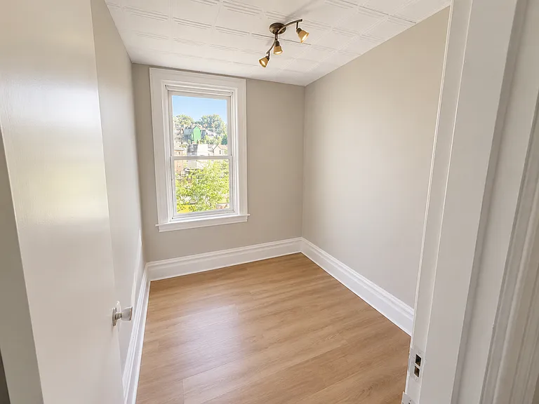 215 Saline St #2 — Photo 6