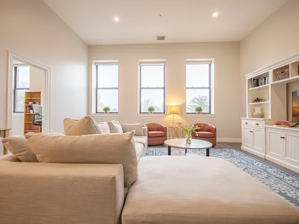 1022 Hancock St Unit 112, Quincy, MA 02169