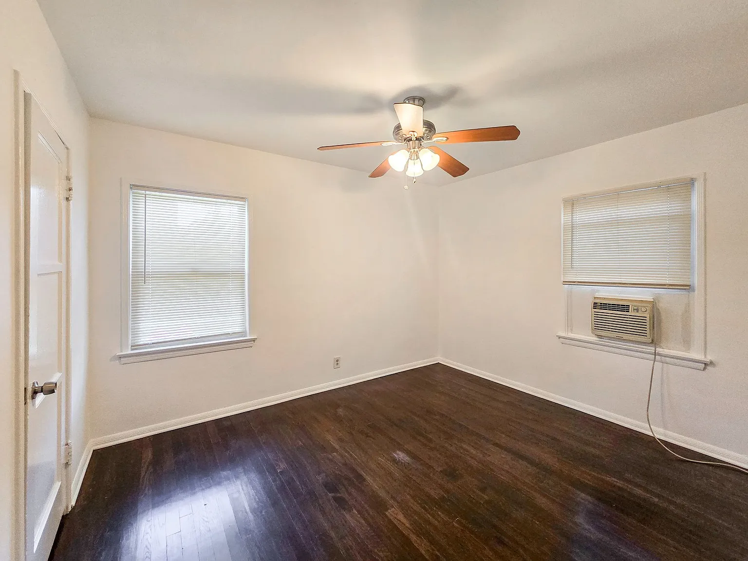Cozy 2BR w/ Carport Parking — Photo 4
