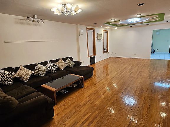 3rd image of 1616 E 2nd St APT 1
