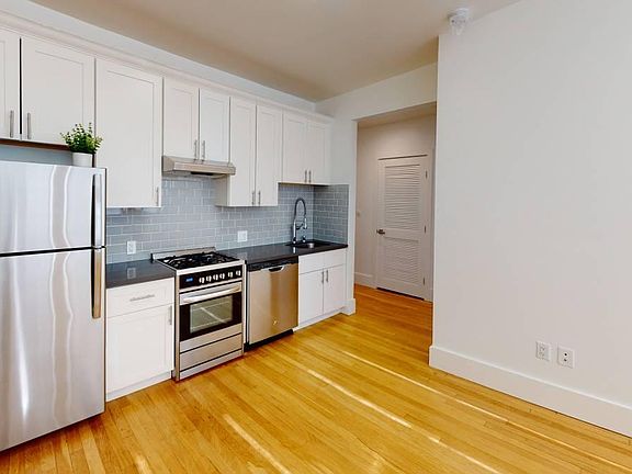 2nd image of 720 Jones St