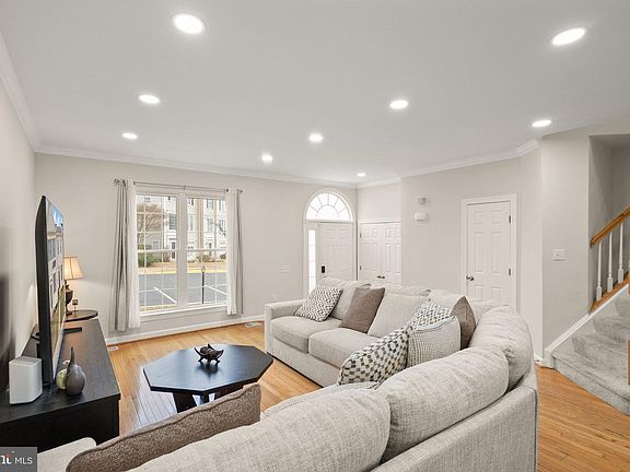 4th image of 14106 Madrigal Dr