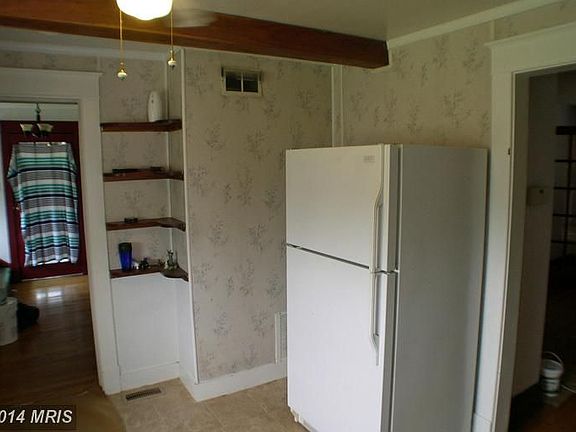 2nd image of 24020 Old Valley Pike