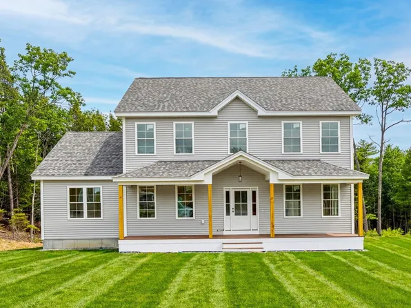 10 Blaisdell Court, Raymond, NH 03077