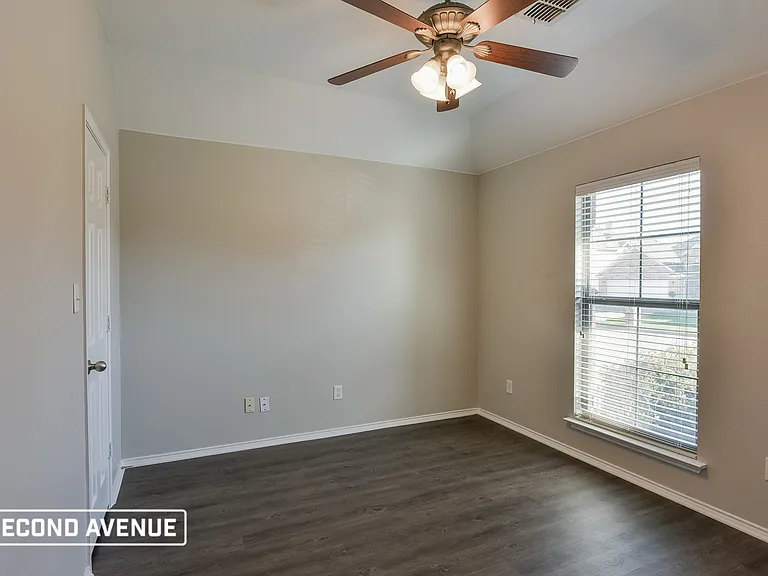 5828 Fathom Dr — Photo 14