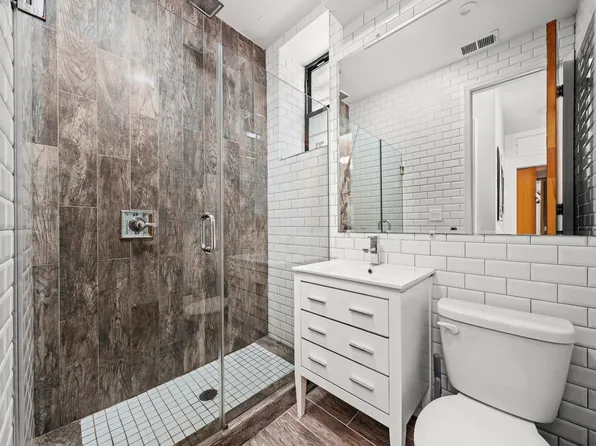 18-60 Flushing Avenue image 5 of 14